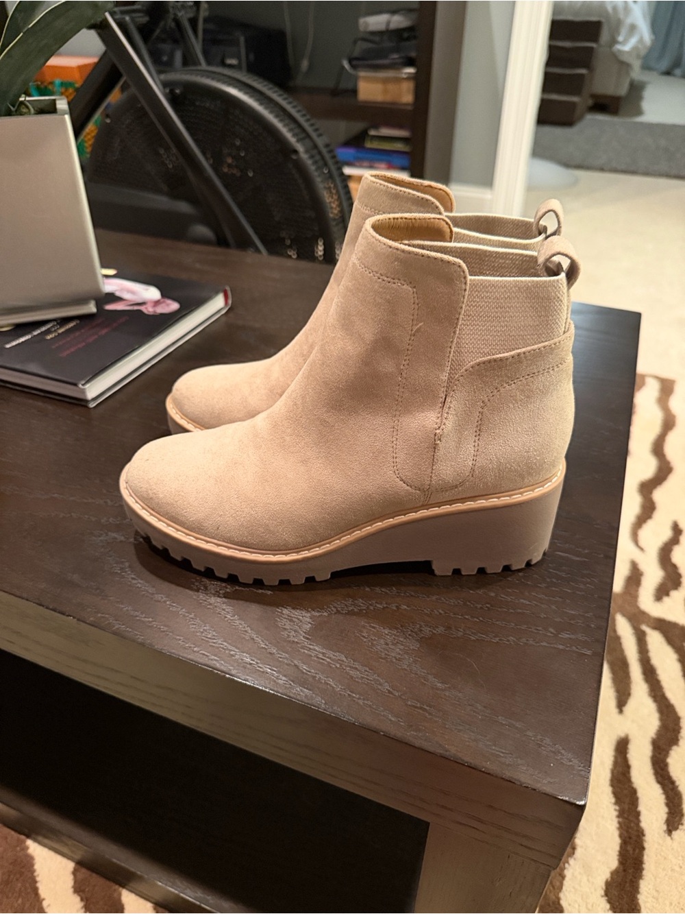 Brand new Dolce Vita Suede Wedge Ankle Boots in Beige - Women size 7.5